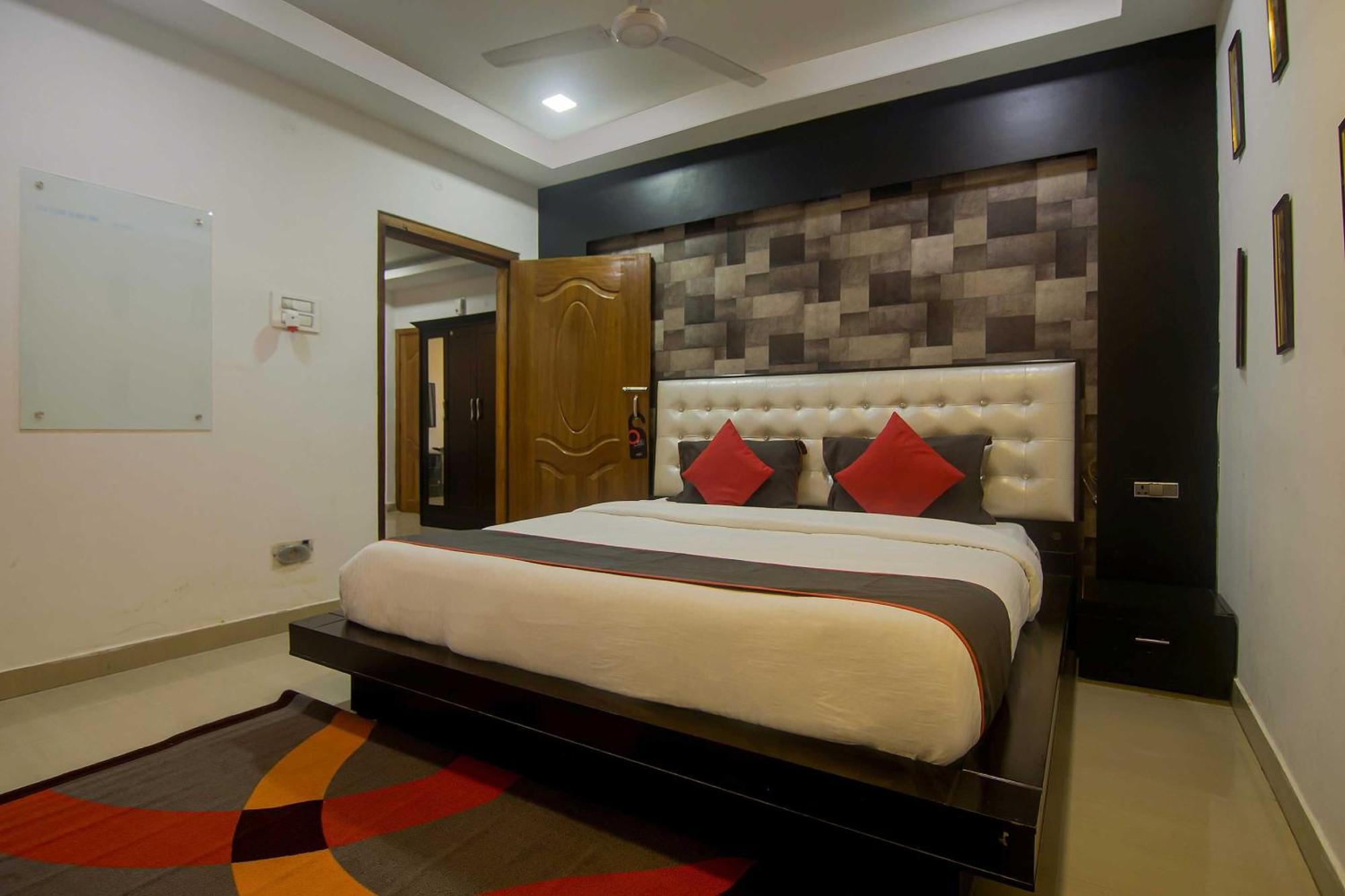 Collection O The Blu Bell Nizarapar Path Hotel Guwahati Bagian luar foto