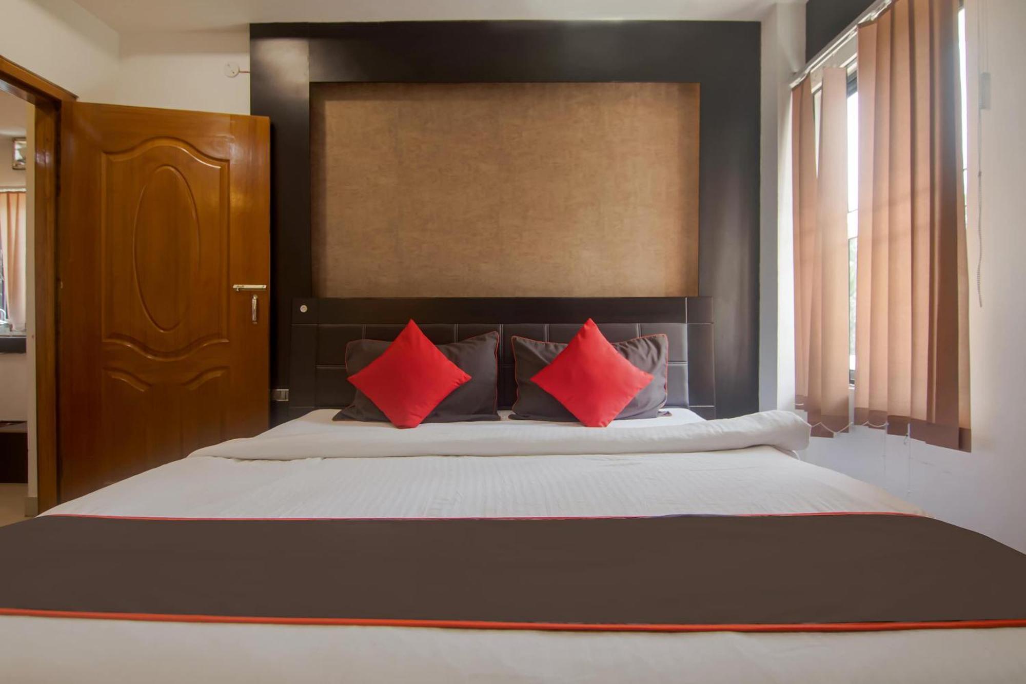 Collection O The Blu Bell Nizarapar Path Hotel Guwahati Bagian luar foto
