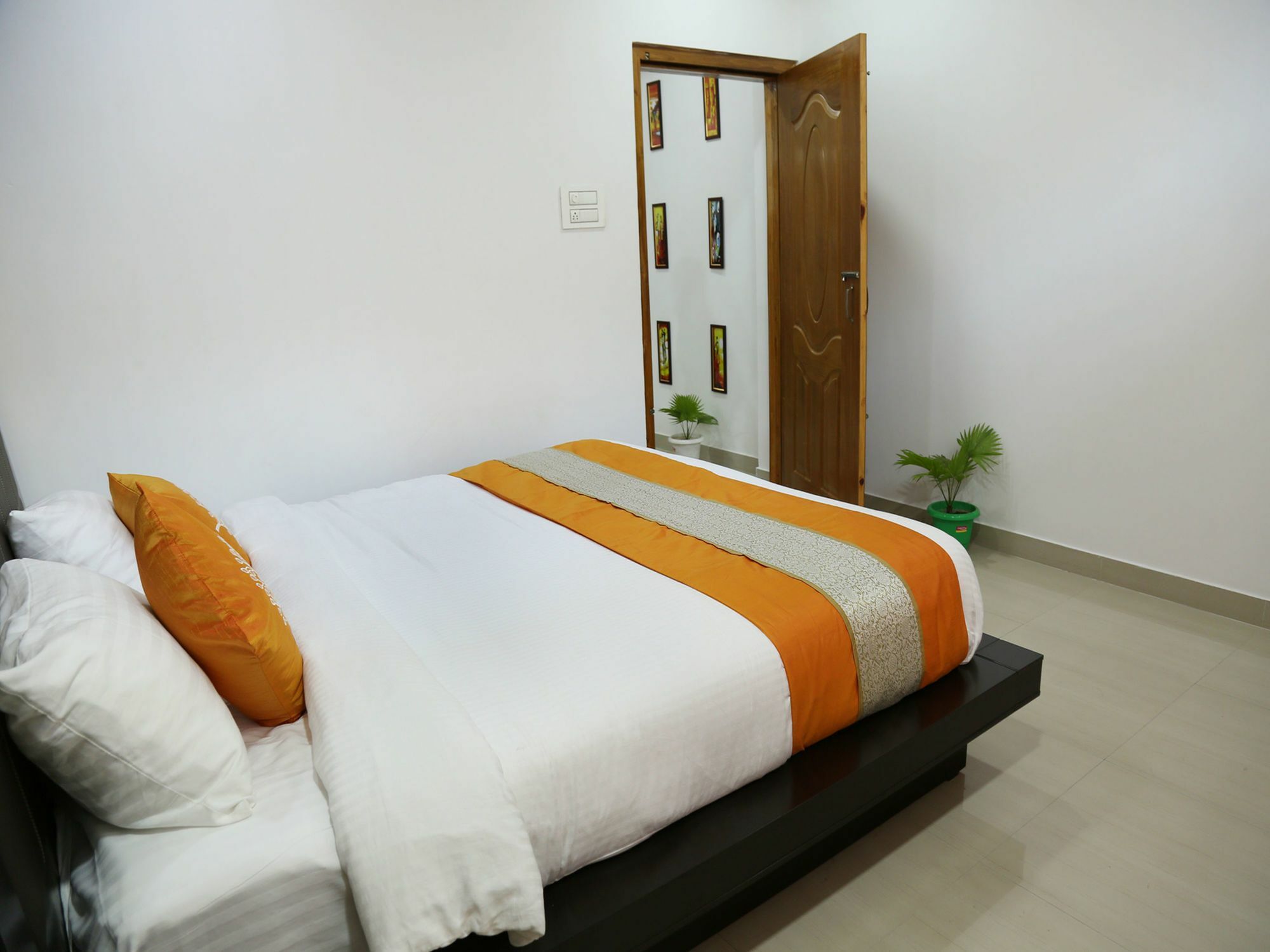 Collection O The Blu Bell Nizarapar Path Hotel Guwahati Bagian luar foto